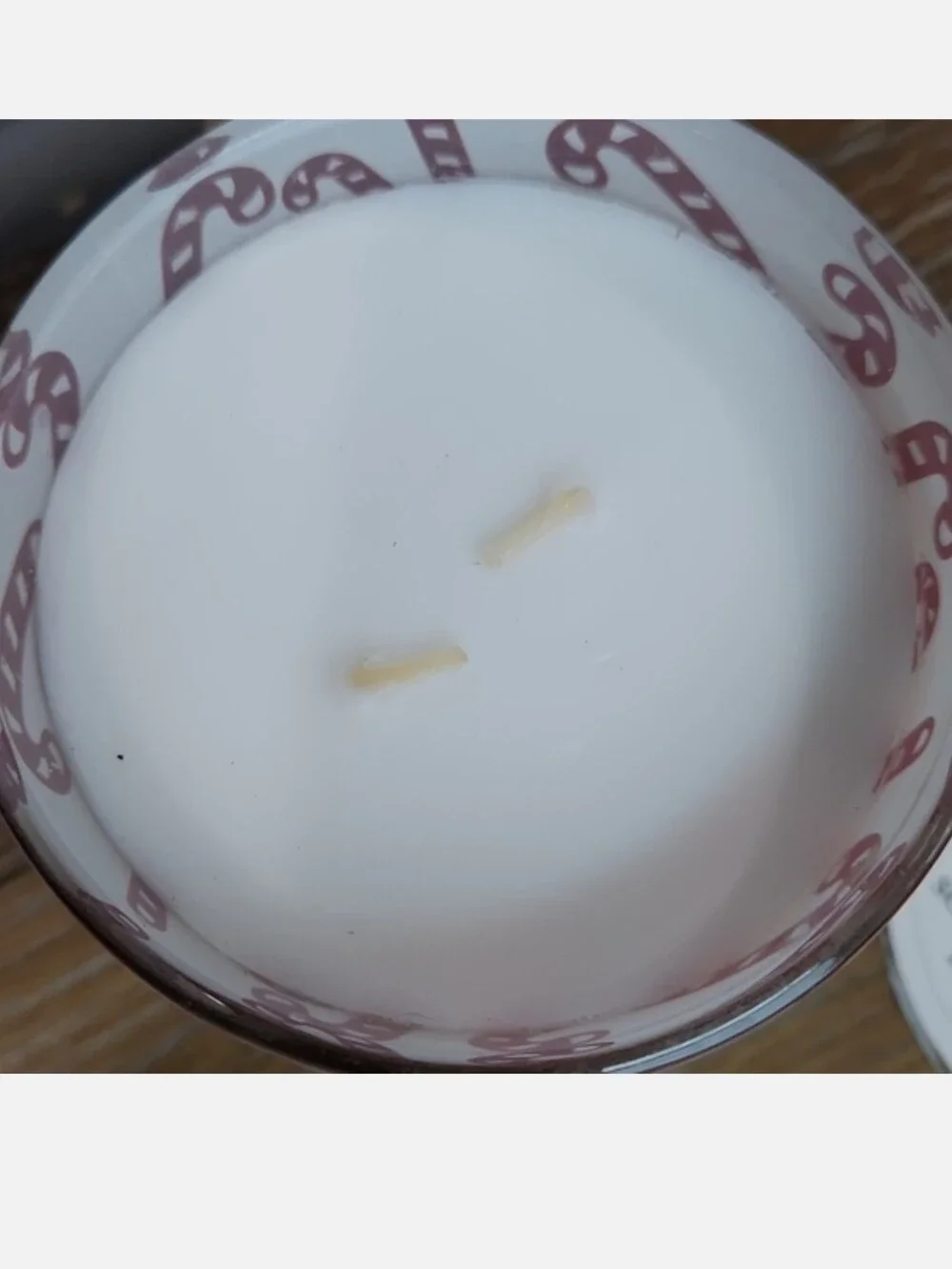 NWT Peppermint Swirl Scented Candle Red White Candycanes 14 oz